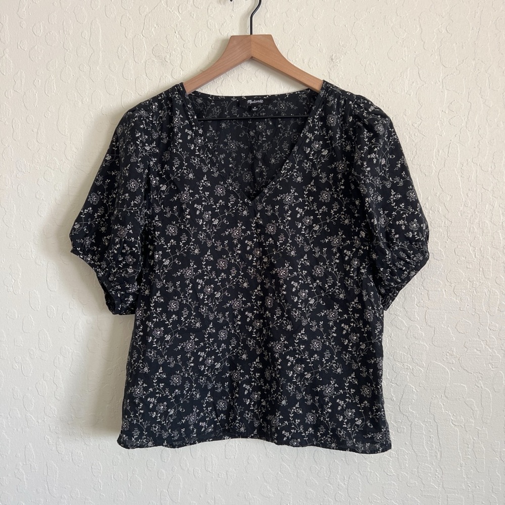 Madewell Black Floral V-Neck Short Sleeve Blouse